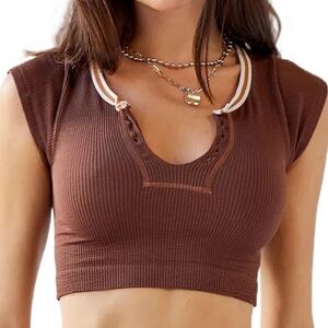 NWT Anwnd Ribbed Sporty Crop Top